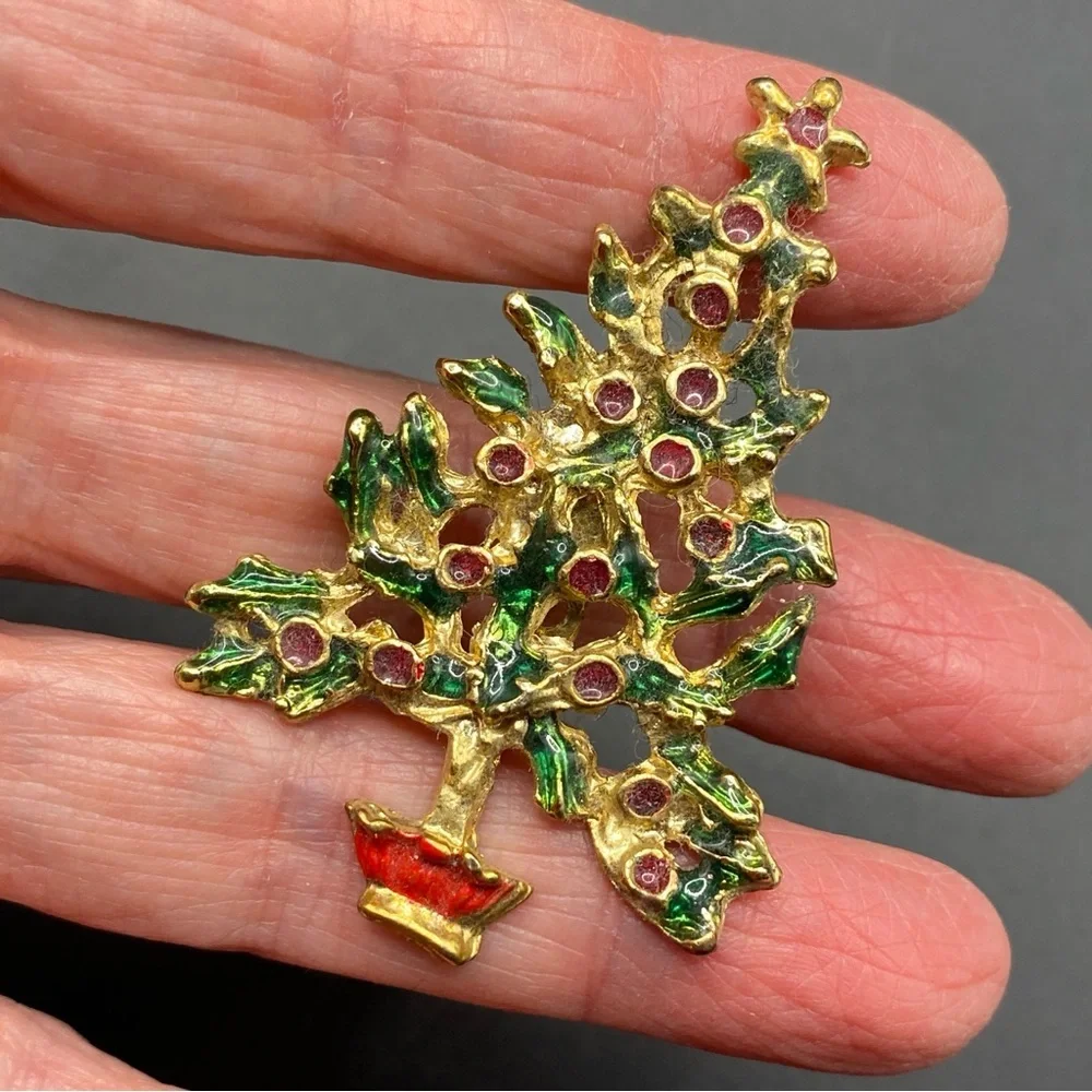 Vintage Christmas Tree Brooch Gold Tone Holiday Pin